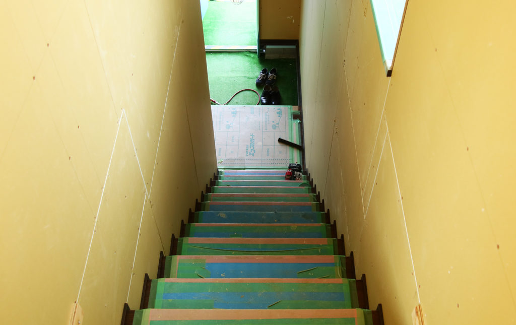 ヘーベルハウスで家を建てる 階段上収納と手に負える家 掃除機は二台体制で行く Life Blog